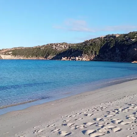 Appartamento Bilocale Con Giardino Privato, Terrazza Vista Mare E Incantevoli Tramonti Sul Promontorio Di Capo Testa - Iun Q2226